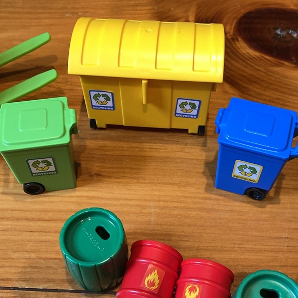 PLAYMOBIL Fireman Trash Collector Recycling Maintenance City Worker Set - Picture 4 of 9